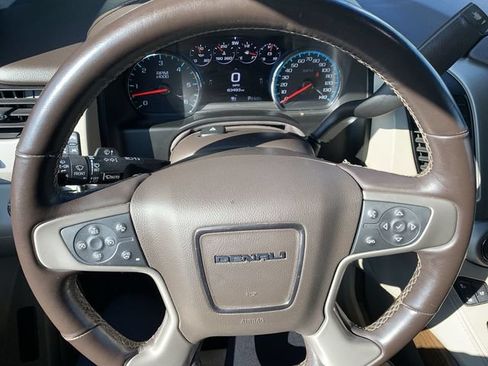 Used 2019 GMC Yukon Denali w/ Denali Ultimate Package AWD/4WD image 19