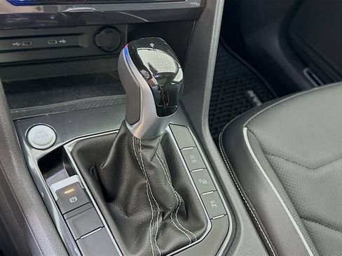 Used 2024 Volkswagen Tiguan SEL R-Line AWD/4WD image 22