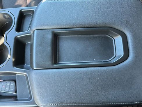 Used 2024 GMC Sierra 1500 Elevation image 9