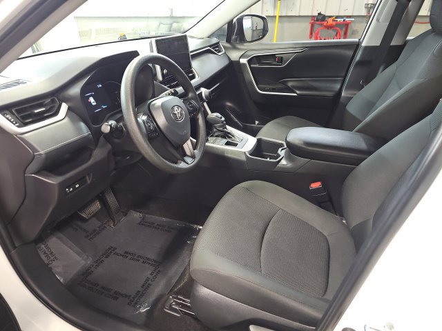 Certified 2025 Toyota RAV4 LE AWD/4WD image 15