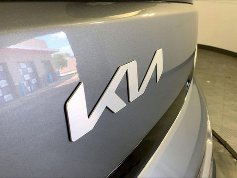 Certified 2025 Kia Soul LX w/ LX Technology Package FWD image 29