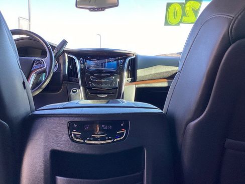 Used 2020 Cadillac Escalade 2WD image 18