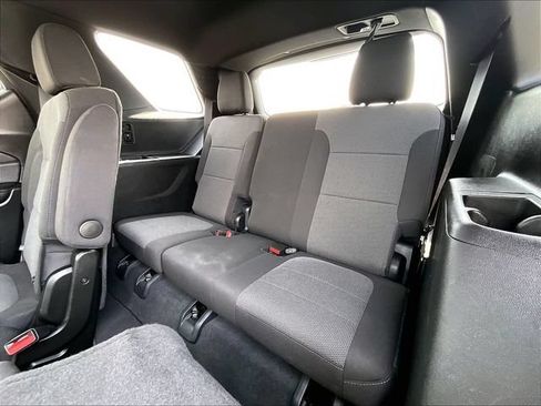Used 2023 Chevrolet Traverse LT AWD/4WD image 17