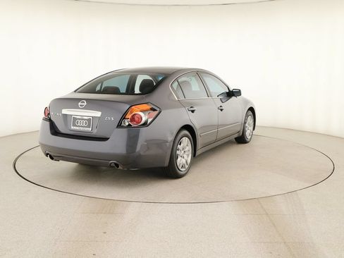 Used 2010 Nissan Altima 2.5 S FWD image 6