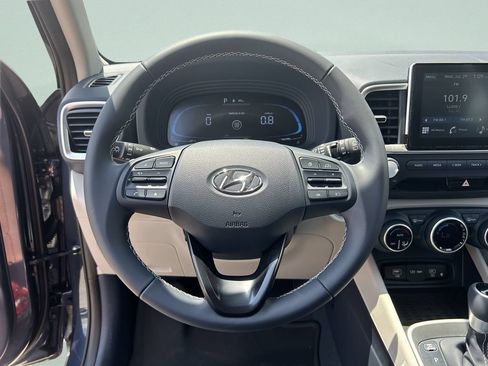 New 2026 Hyundai Venue SEL FWD image 32