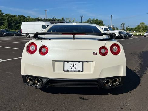 Used 2015 Nissan GT-R Black Edition AWD/4WD image 6