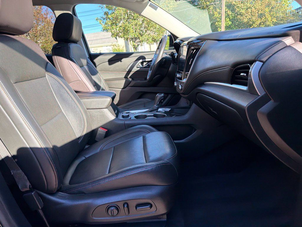 Used 2020 Chevrolet Traverse Premier AWD/4WD image 32