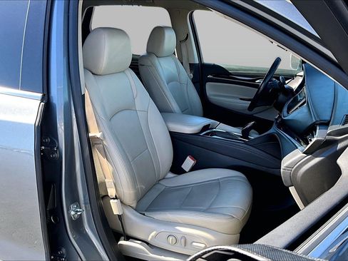 Used 2019 Buick Enclave Essence image 4