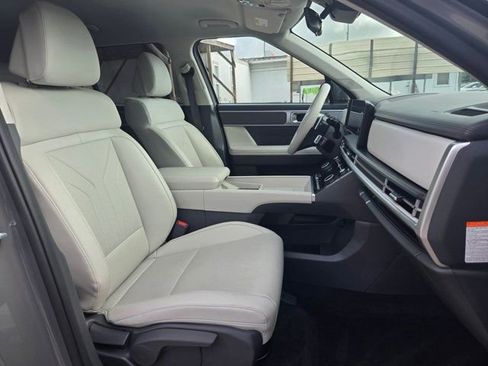 Used 2025 Hyundai Santa Fe SEL FWD image 29