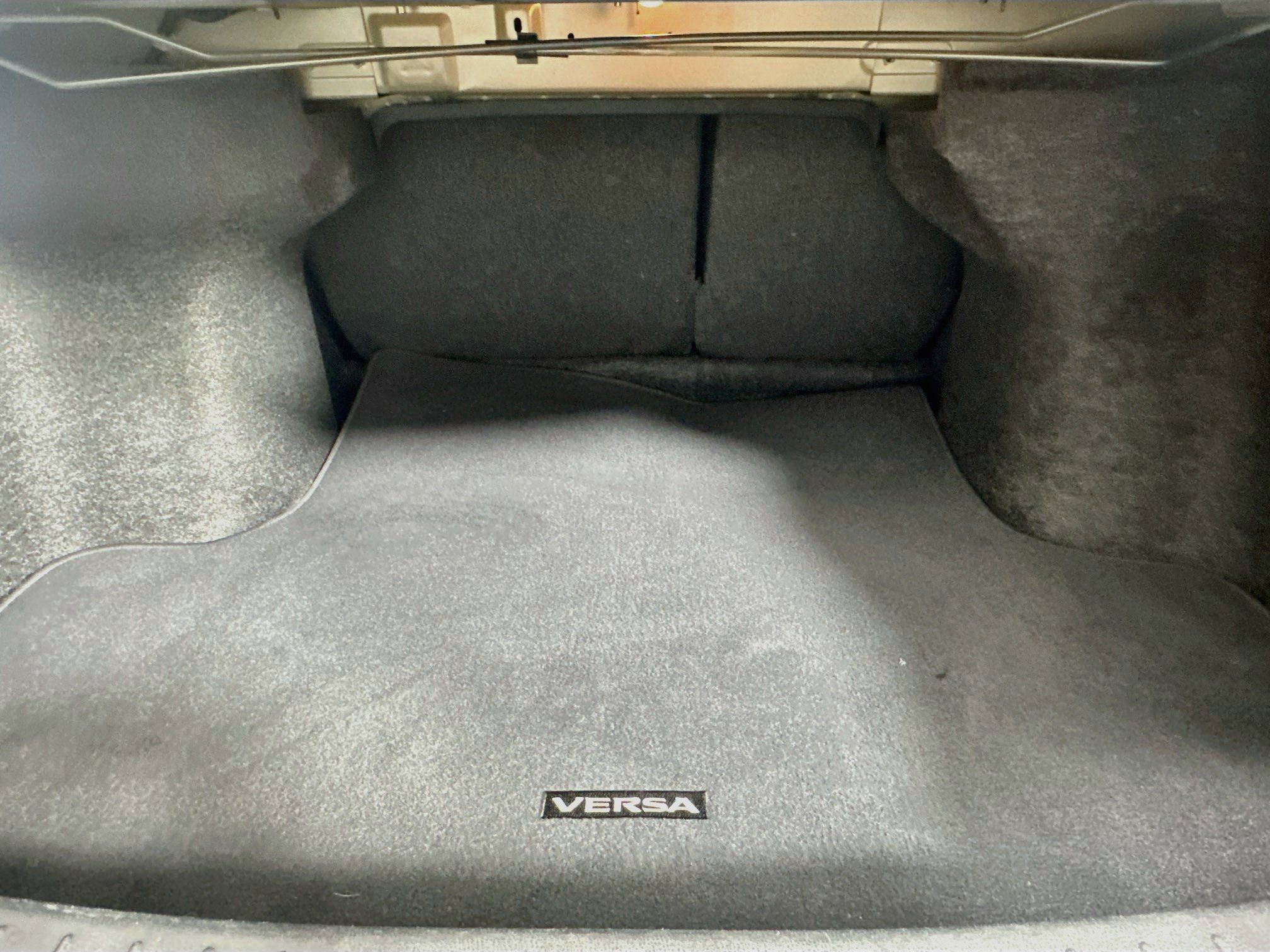 Used 2018 Nissan Versa SV FWD image 27