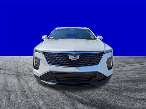 Used 2024 Cadillac XT4 Premium Luxury FWD image 9