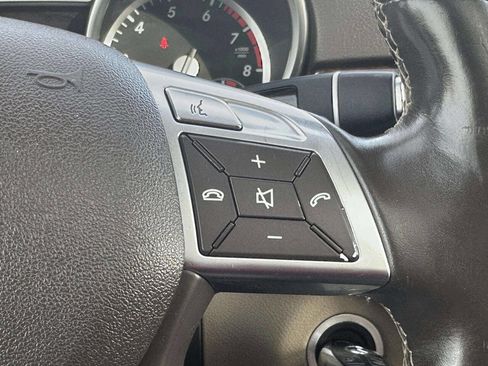 Used 2014 Mercedes-Benz ML 350 ML 350 4MATIC AWD 4dr SUV image 31