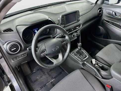 Used 2020 Hyundai Kona SEL FWD image 2