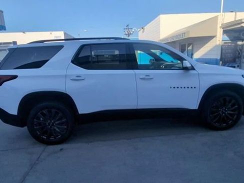 Certified 2023 Chevrolet Traverse RS FWD image 9