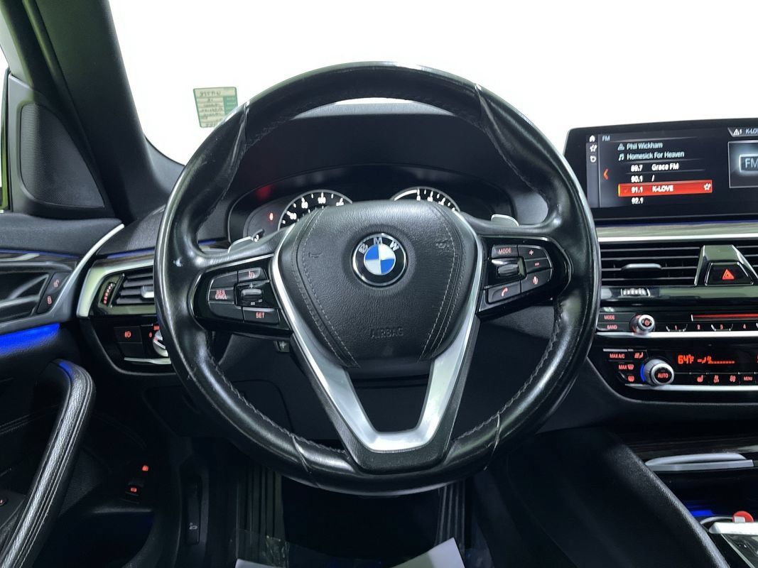Used 2018 BMW 530e w/ Premium Package 2 RWD image 21