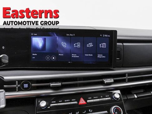 Used 2025 Hyundai Santa Fe SE FWD image 11