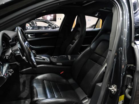 Used 2018 Porsche Panamera 4S AWD/4WD image 30