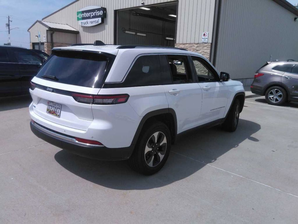 Used 2024 Jeep Grand Cherokee Limited 4xe AWD/4WD image 2