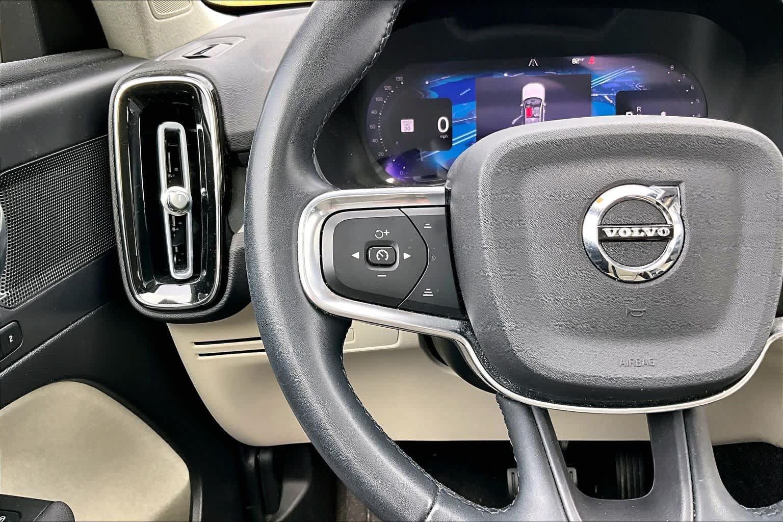 Used 2023 Volvo XC40 B5 Plus w/ Driver Assist Package AWD/4WD image 23