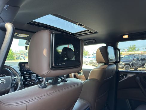 Used 2022 Nissan Armada Platinum RWD image 12