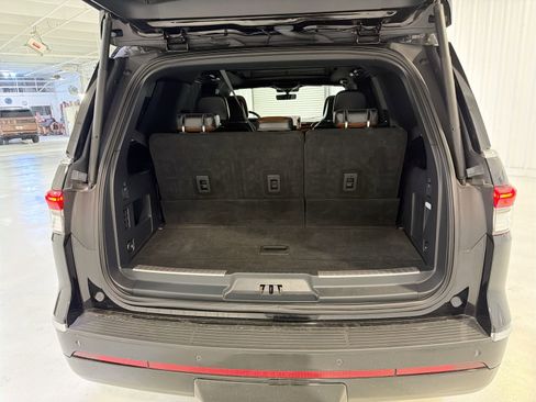 Used 2023 Lincoln Navigator Reserve w/ Monochromatic Package image 29