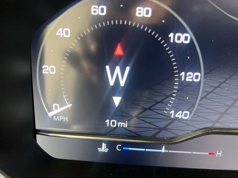 Used 2023 GMC Sierra 1500 SLE AWD/4WD image 4