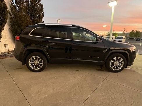 Used 2021 Jeep Cherokee Latitude Lux w/ Sun & Sound Group image 2