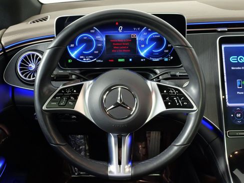 Used 2023 Mercedes-Benz EQE 500 4MATIC Sedan image 40