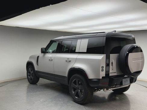New 2026 Land Rover Defender 110 S AWD/4WD image 4