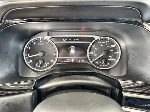 Used 2022 Nissan Pathfinder SV AWD/4WD image 4