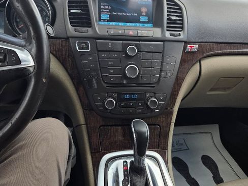 Used 2012 Buick Regal Premium image 23