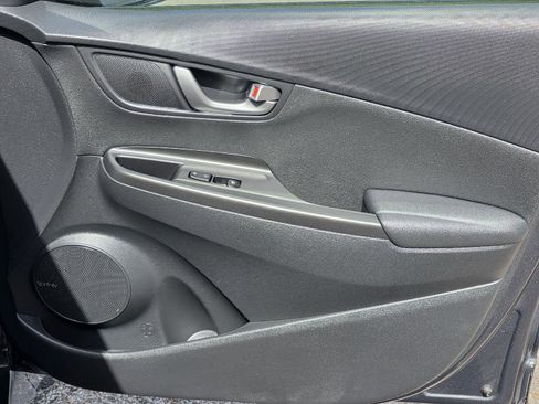 Used 2019 Hyundai Kona Limited FWD image 29