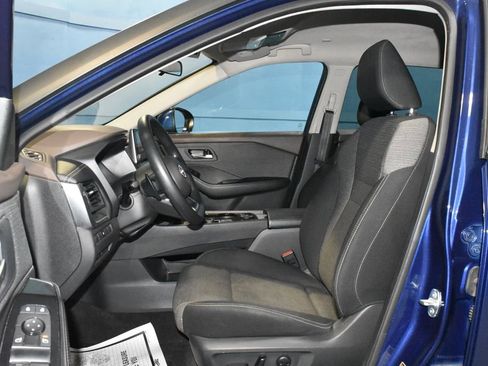 Used 2023 Nissan Rogue SV AWD/4WD image 6