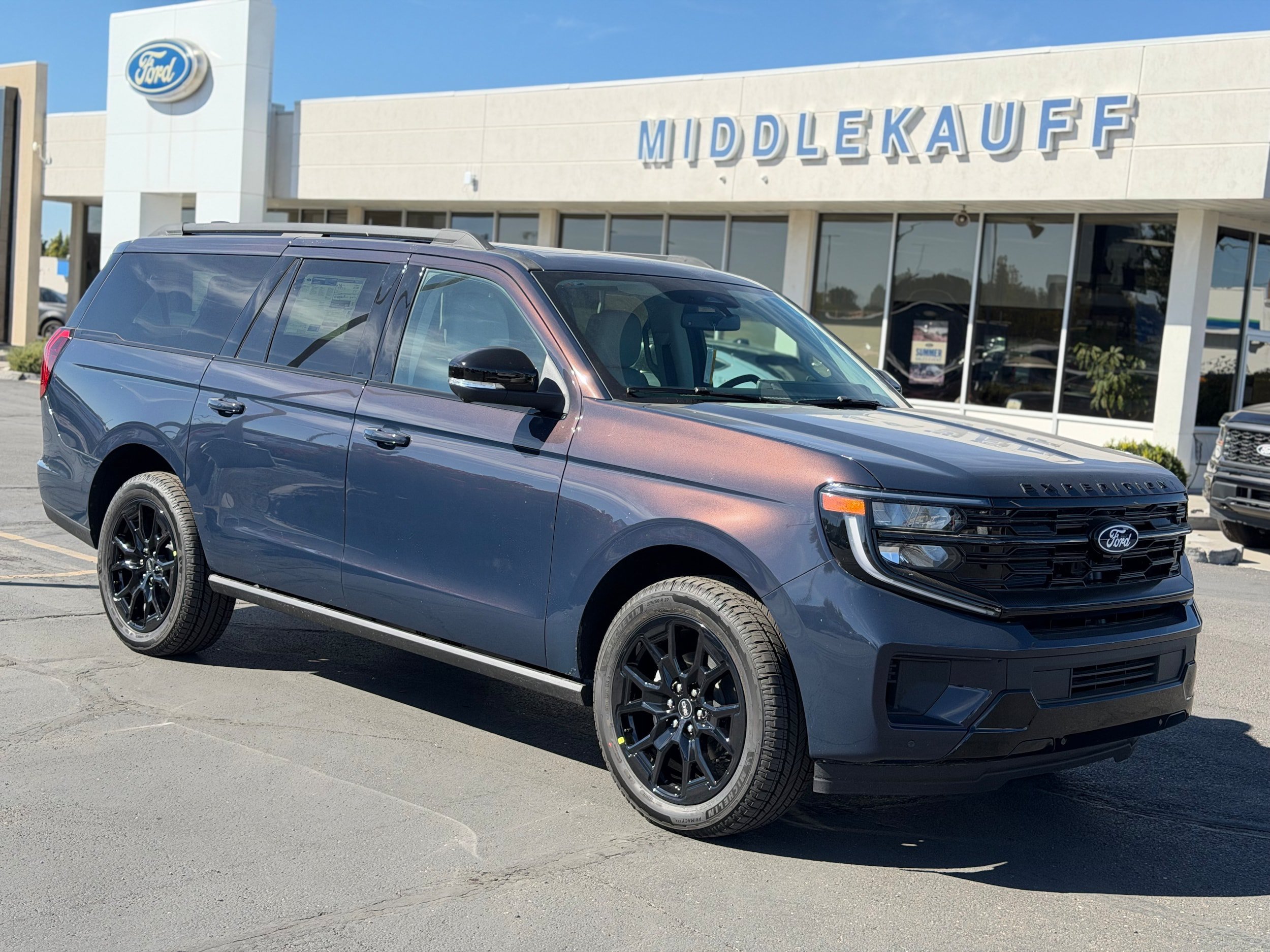New 2027 Ford Expedition Max Platinum AWD/4WD image 1