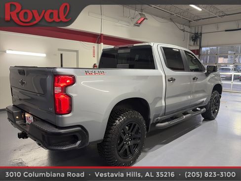 Used 2024 Chevrolet Silverado 1500 LT Trail Boss w/ Convenience Package II image 5