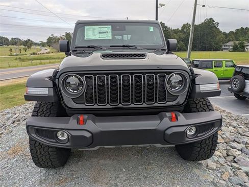 New 2025 Jeep Gladiator Mojave w/ Convenience Group image 8