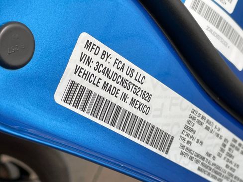 Used 2025 Jeep Compass Limited image 30