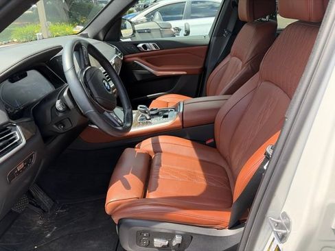 Used 2022 BMW X5 xDrive45e w/ Executive Package AWD/4WD image 3