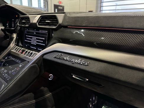 Used 2024 Lamborghini Urus Performante AWD/4WD image 70