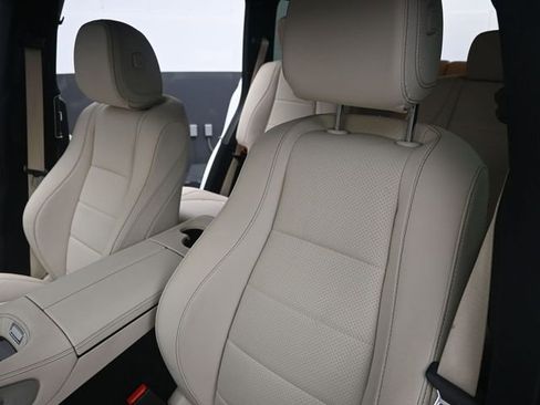 Used 2025 Mercedes-Benz GLS 450 4MATIC image 16