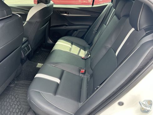 Used 2025 Toyota Camry SE w/ Convenience Package FWD image 21