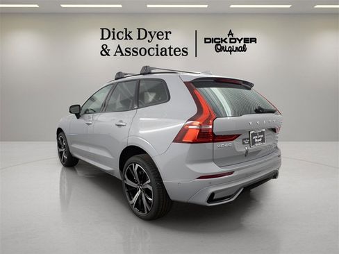New 2025 Volvo XC60 B5 Ultra w/ Climate Package image 6
