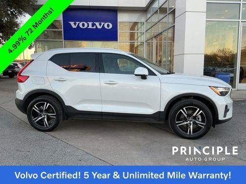 Certified 2025 Volvo XC40 B5 Core image 7