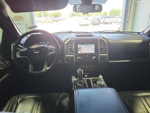 Used 2015 Ford F150 Platinum w/ Equipment Group 701A Luxury AWD/4WD image 8