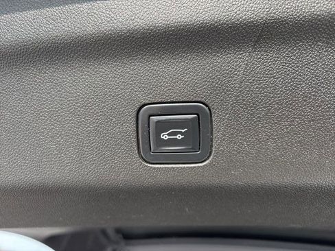 Used 2022 Chevrolet Tahoe RST w/ Luxury Package image 35