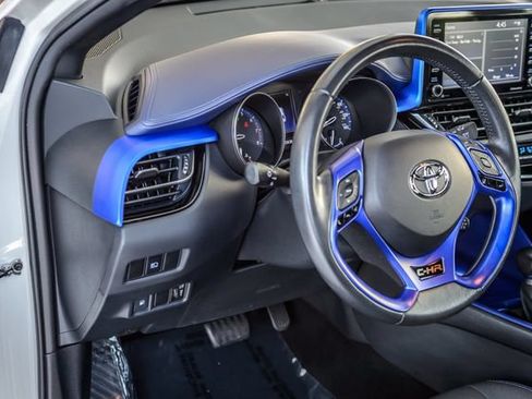 Used 2020 Toyota C-HR XLE FWD image 25