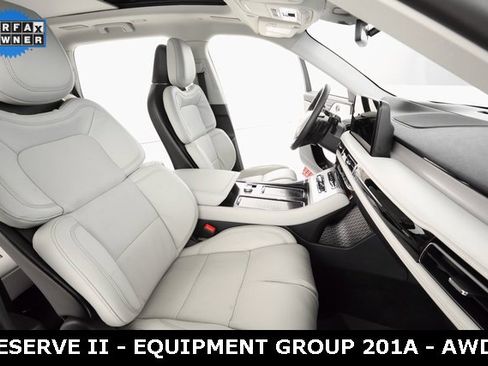 Used 2025 Lincoln Aviator Reserve w/ Equipment Group 201A image 11