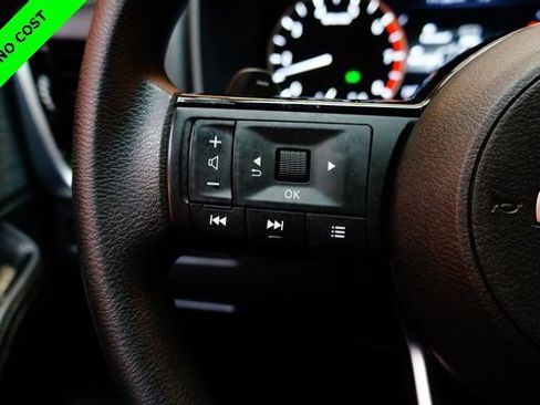 Used 2022 Nissan Rogue SV image 22