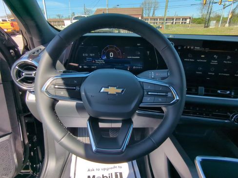 New 2026 Chevrolet Equinox LT w/ LPO, Floor Liner Package image 11