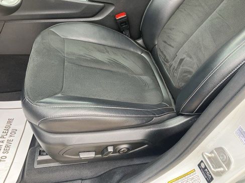 Certified 2023 Jeep Grand Cherokee L Laredo image 11